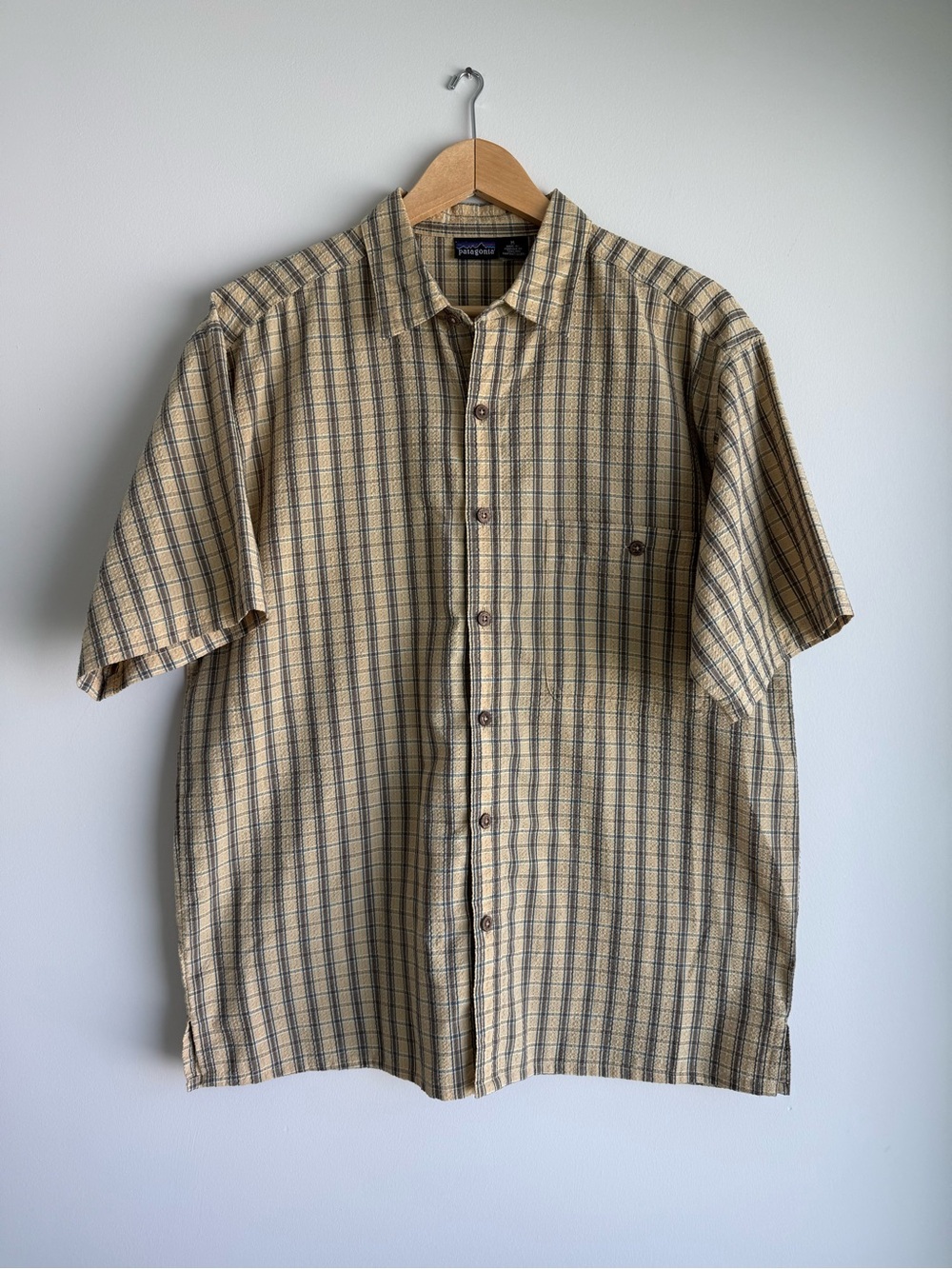 Patagonia Men’s Yellow Tan Plaid Short Sleeve Shirt M